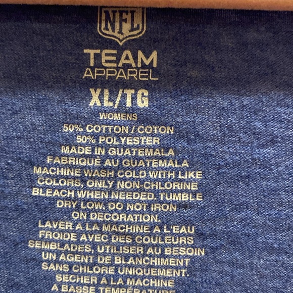 COPY - New York Giants blue with red V-neck short sleeve T-shirt, size XL - Picture 4 of 5